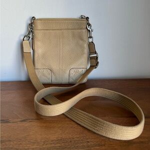Coach 9760 Tan Crème Shoulder Swing bag small pebbled leather vintage